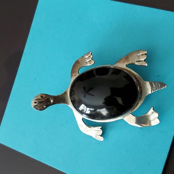 mexico Jewelry - Sterling Silver TURTLE with Onyx stone Pin Brooch Beautiful